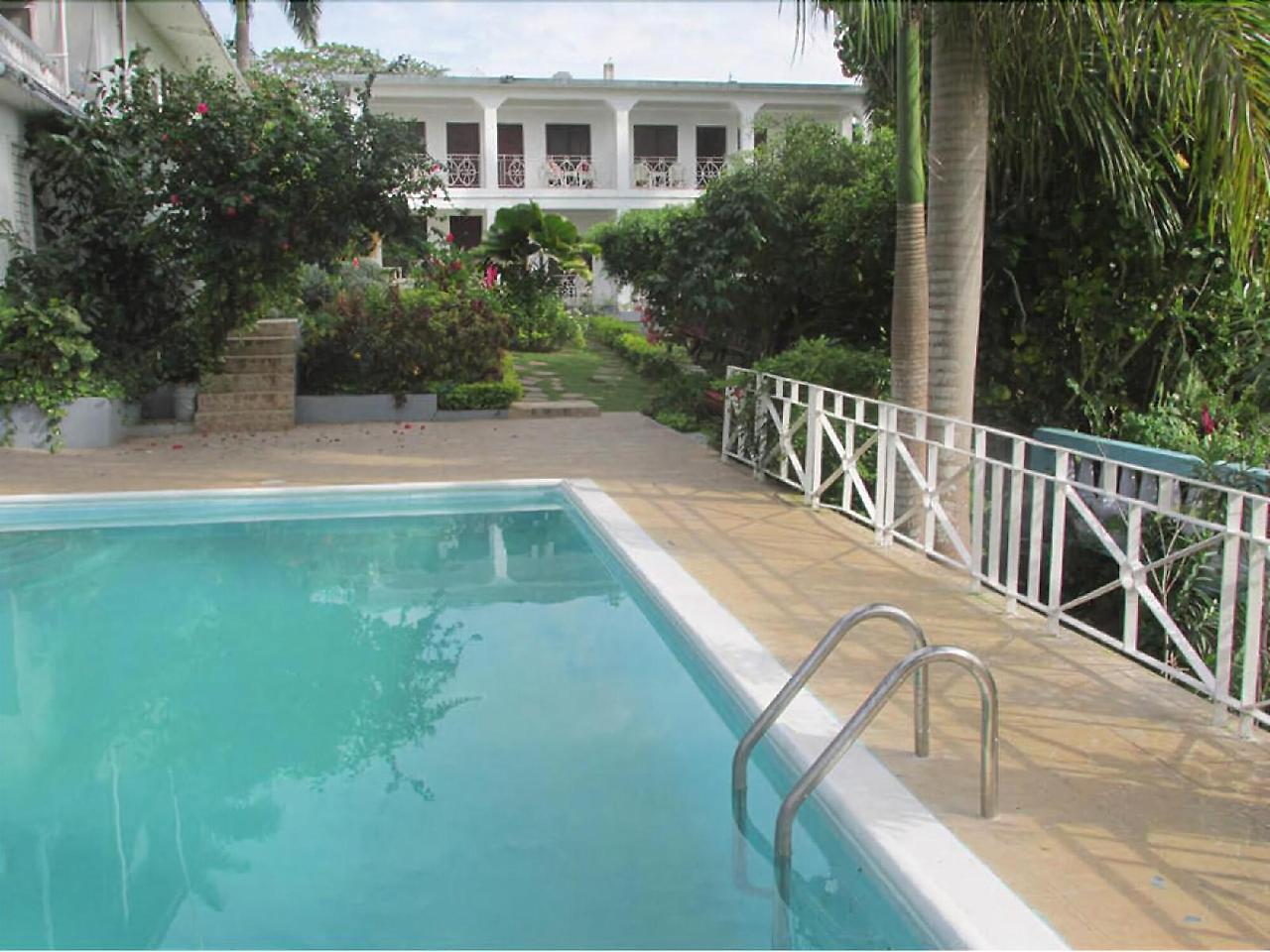 Paradise Brandon Hill Guest House Montego Bay Exterior photo